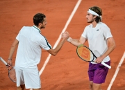 开云平台-关于戴维斯杯鏖战联合杯，西西帕斯高光表现的信息