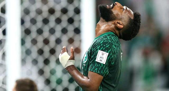 沙特球队遇强手失利，临阵退缩