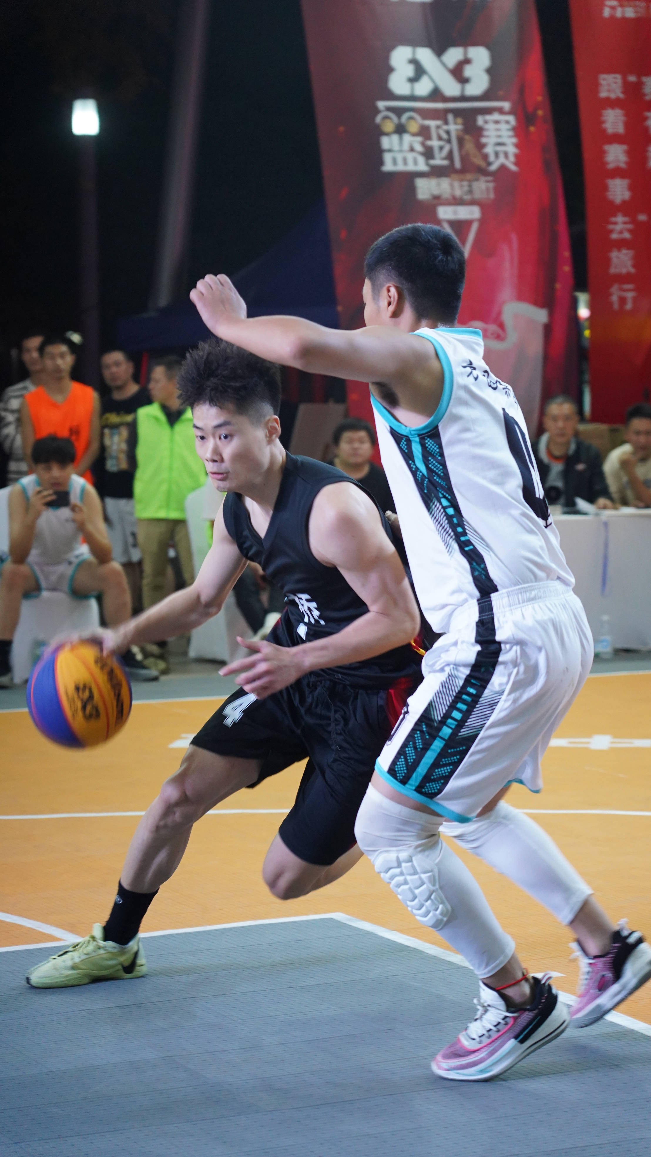 包含篮球比赛现场举办实时抽奖活动,现场气氛热烈的词条 包含篮球比赛现场举办实时抽奖活动,现场气氛热烈的词条