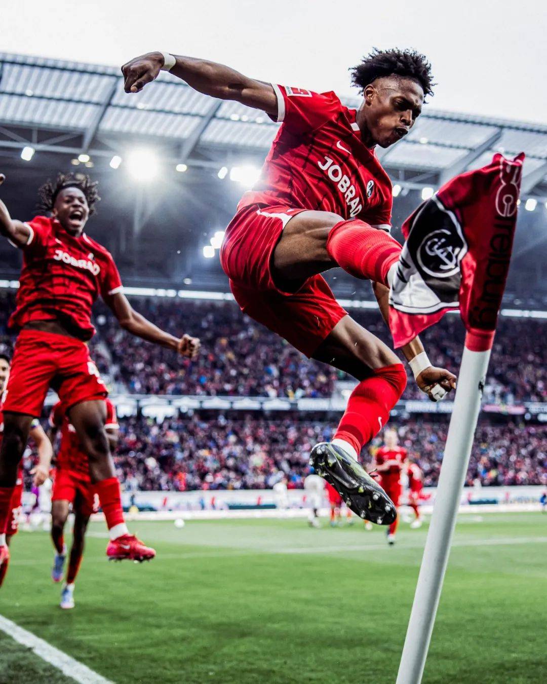 包含云达不莱梅喜迎胜利，连续取得优异成绩的词条