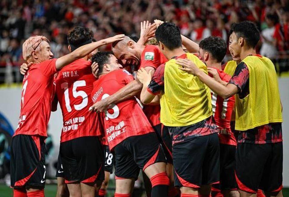 顶尖球队的激烈较量令人期待