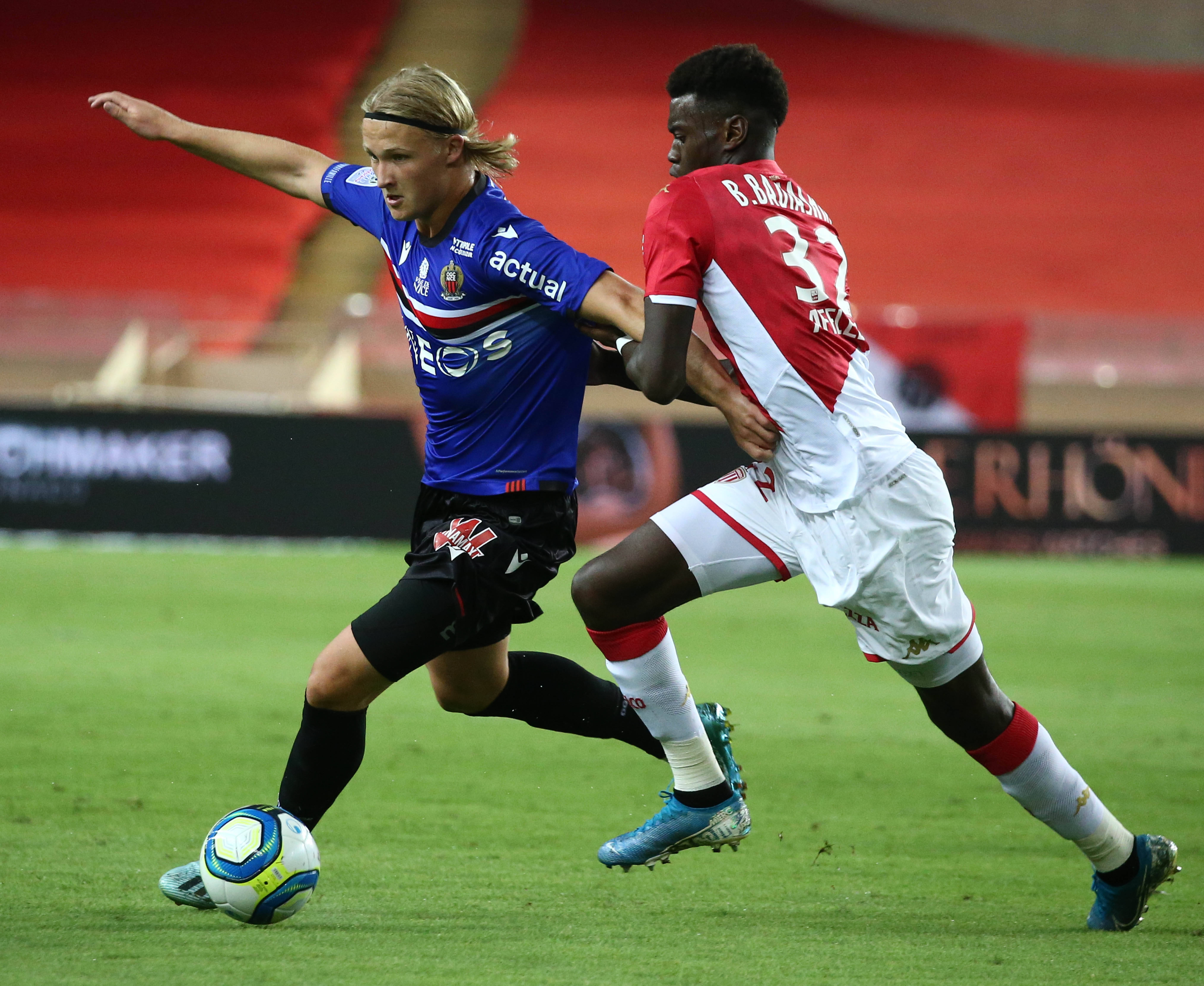 摩纳哥客场击败对手,实现胜利 摩纳哥客场击败对手,实现胜利