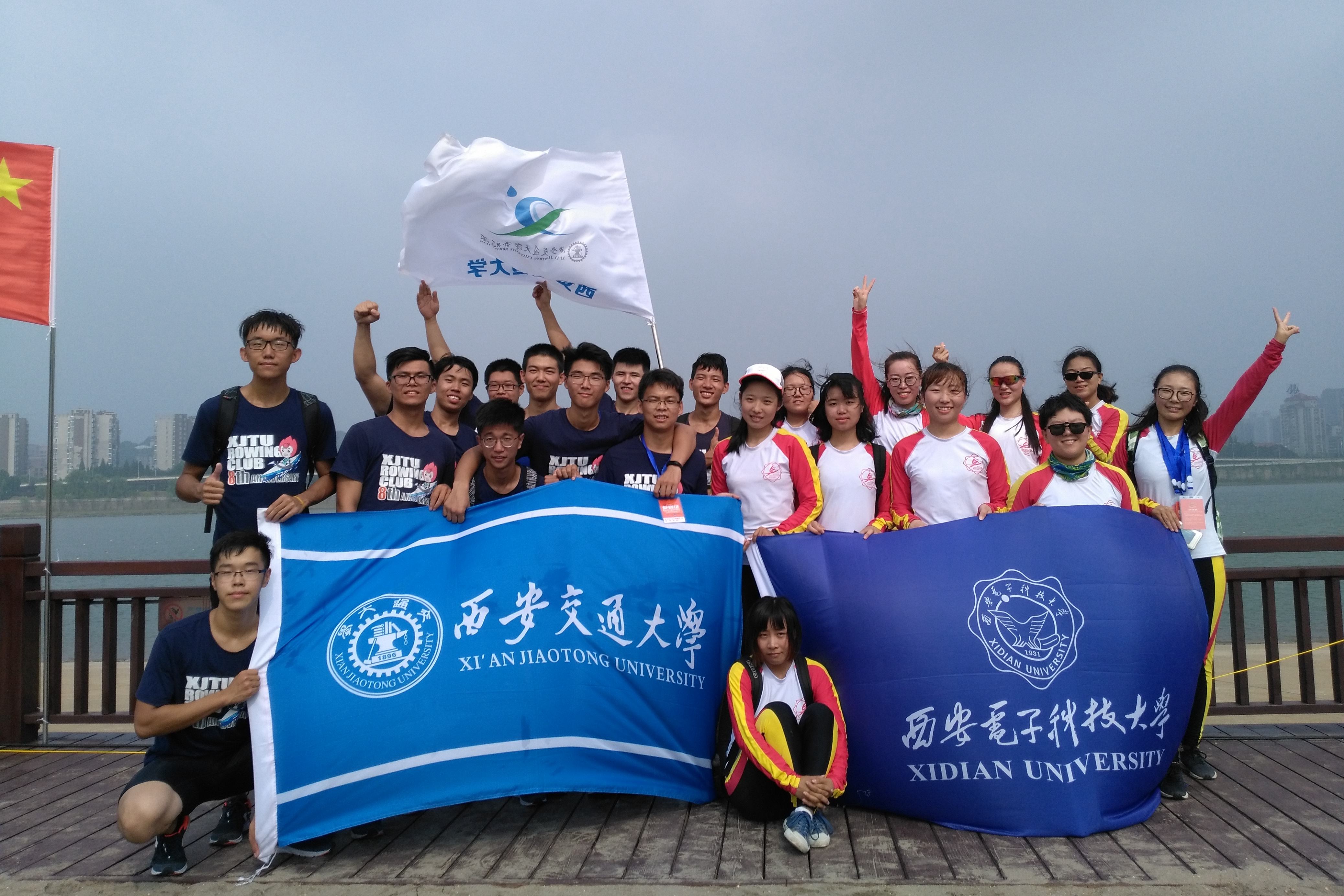 荷兰赛艇队风采依旧,稳坐榜首 荷兰赛艇队风采依旧,稳坐榜首