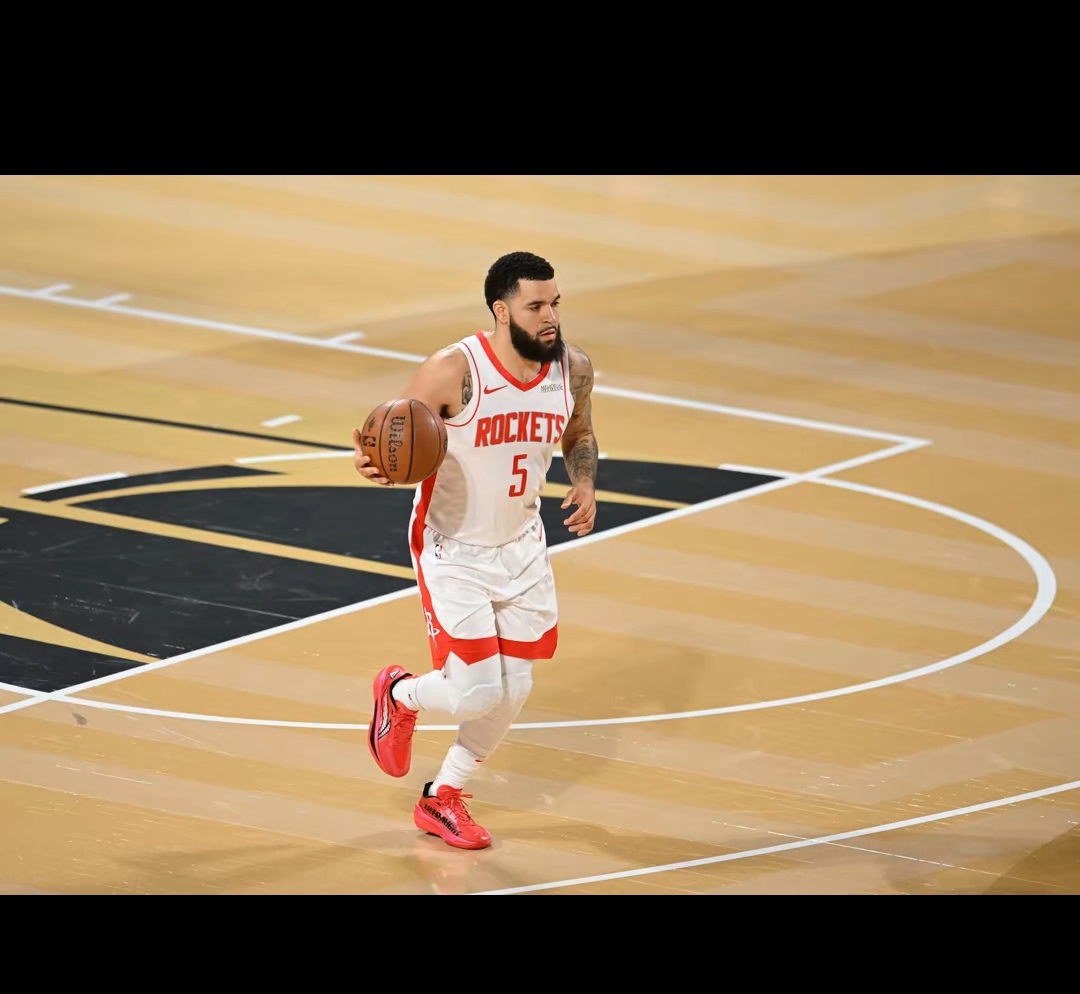 关于鹈鹕翻盘北京队,范弗利特高光表现的信息 关于鹈鹕翻盘北京队,范弗利特高光表现的信息