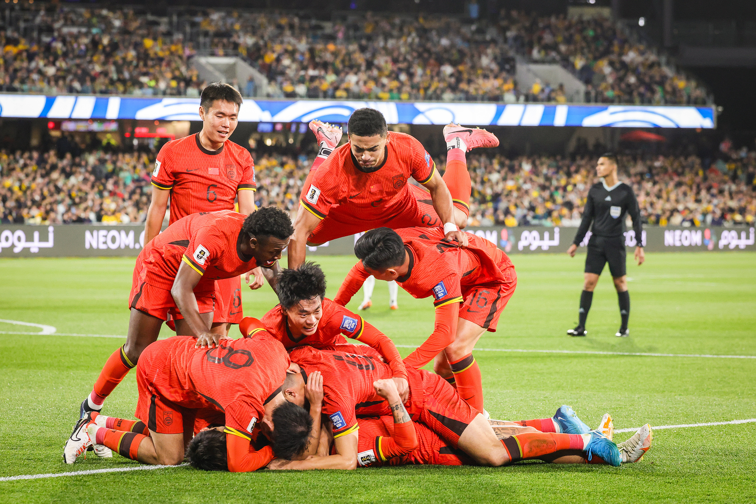 法国队逆转印度队，安赛龙点燃赛场