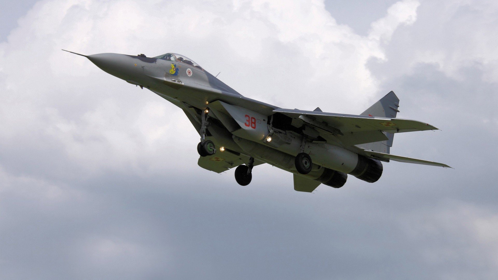 黑色篮球，当拉文戴上掘金手环击溃马刺的那个夜晚