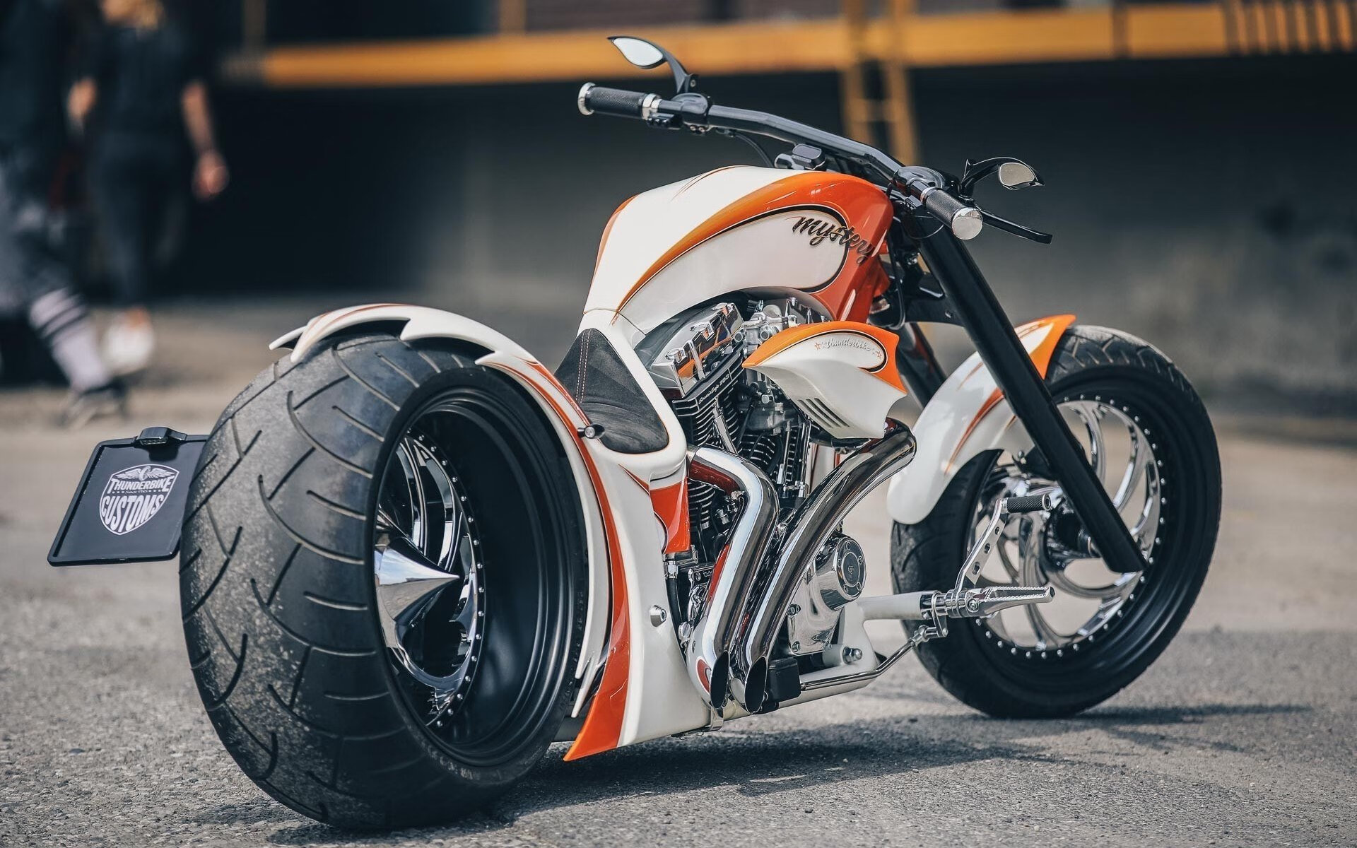 金色狂潮吞没标靶中心，勇士三分如雨打穿森林狼，挺进总决赛