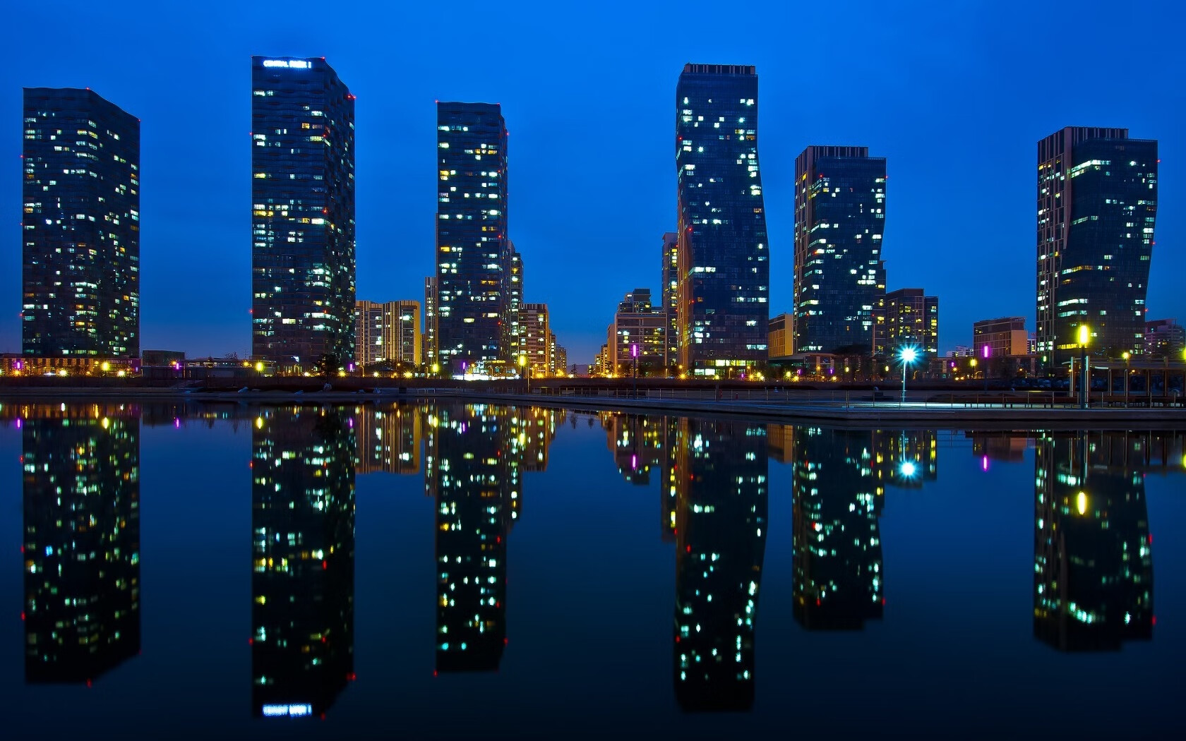 夜幕下的伦敦桥，迪马利亚幽灵两传一射，切尔西提前终结国米悬念