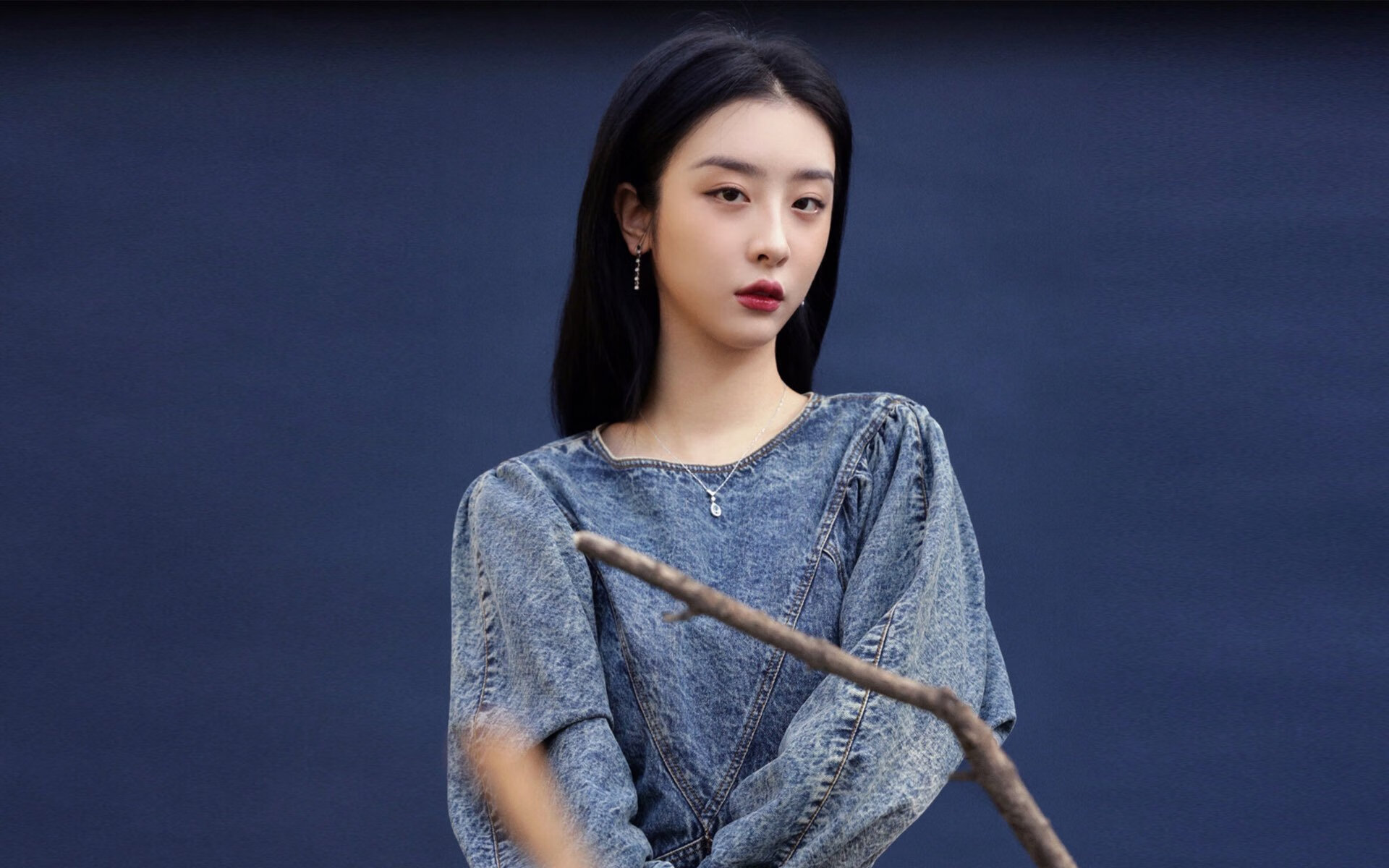 战争与和平的竞技场，从瑞士硬仗到伯纳乌的优雅接管